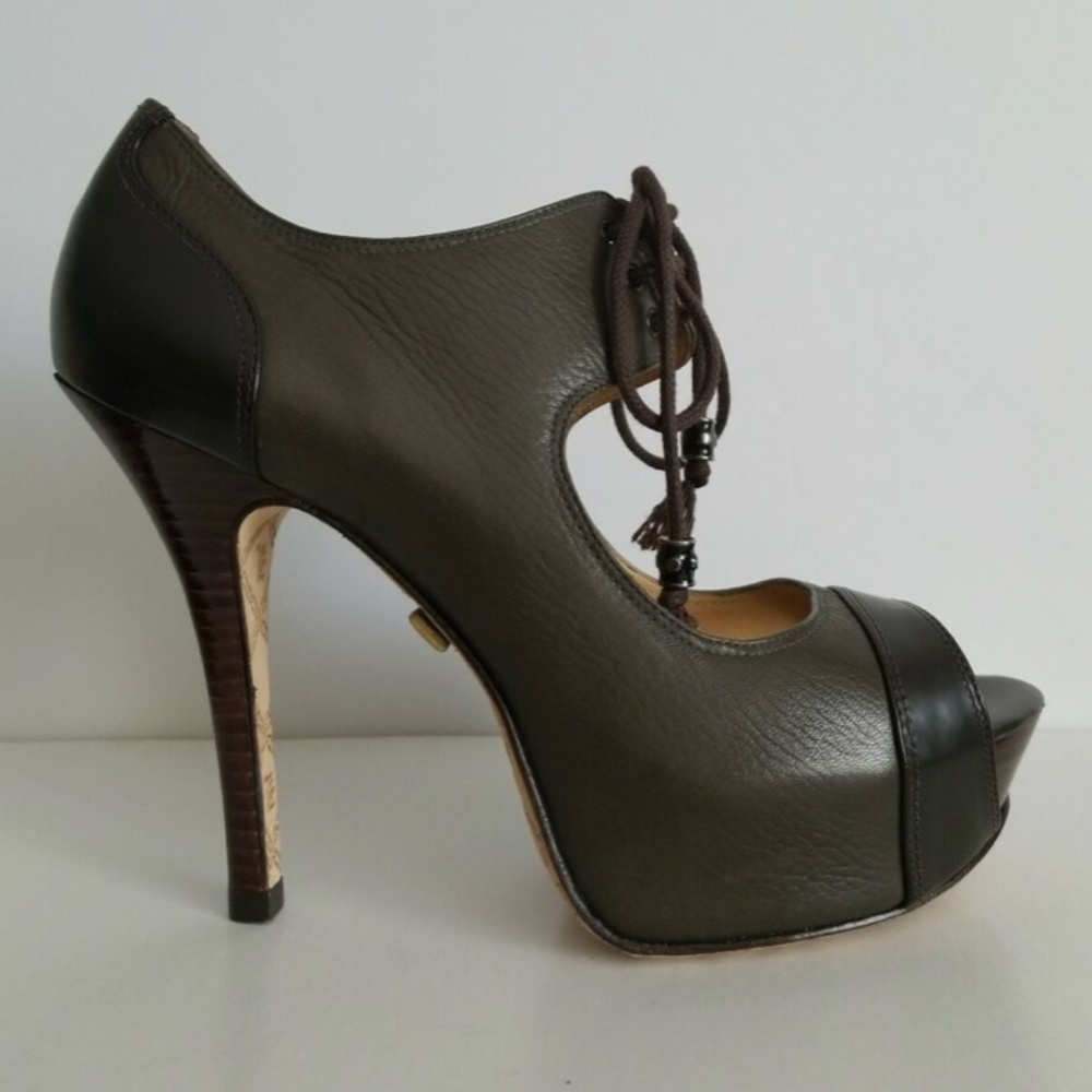 LAMB by Gwen Stefani peep toe pumps